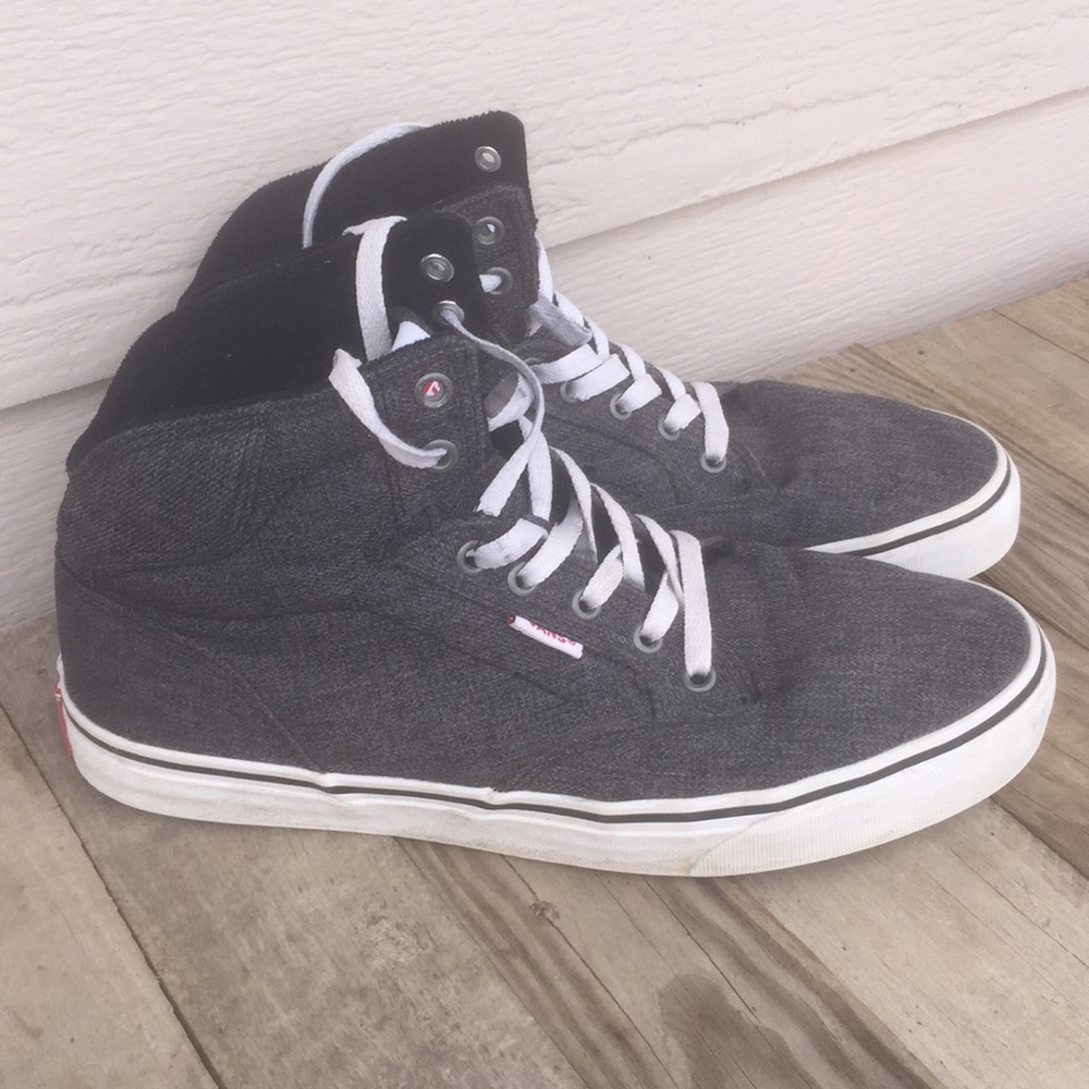 Men’s size ten Vans high tops